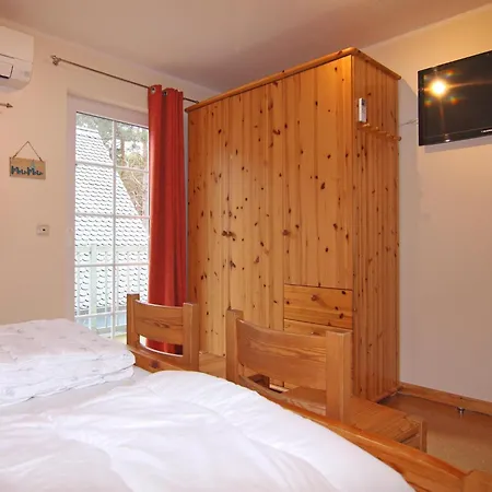 Feriehus Doppelhaushaelfte Bernsteinhaus I, Trassenheide, Cleaning Included